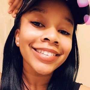 Meet your Posher, Laila